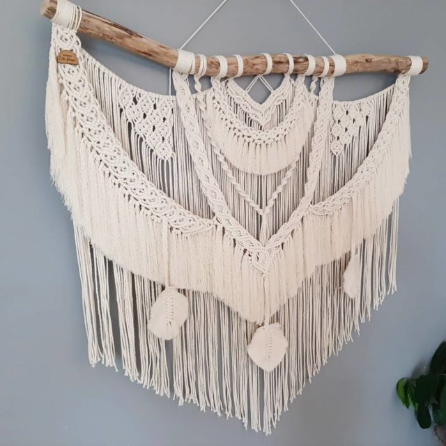 Suspension murale en macramé - Ma Fabrique Coton Pompon - Créations artisanales uniques en macramé - Bordeaux